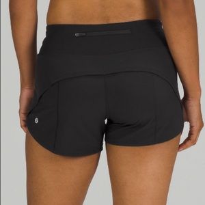 LULULEMON BLACK SPEED UP SHORTS!! SIZE 6